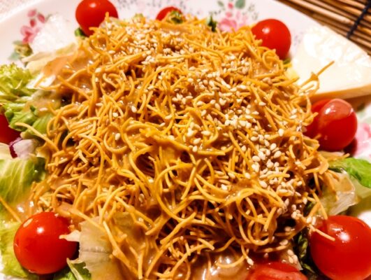 アボカドとパリパリサラダのレシピ(カレー粉=コモミックス)
