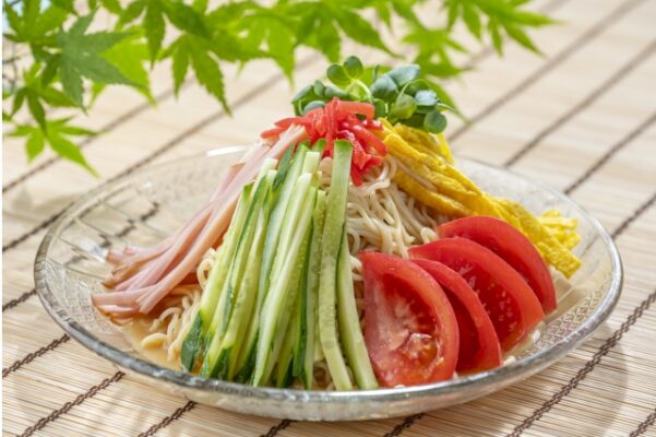 アボカド冷やし中華のレシピ(カレー粉=コモミックス)