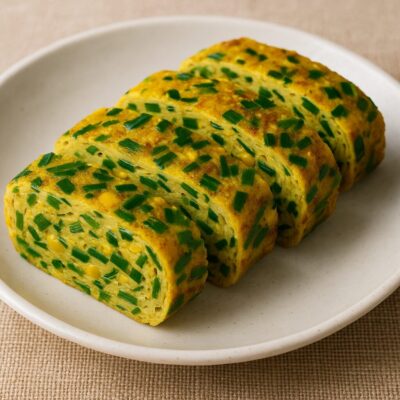 にら入りカレー卵焼きのレシピ（カレー粉＝コモミックス）
